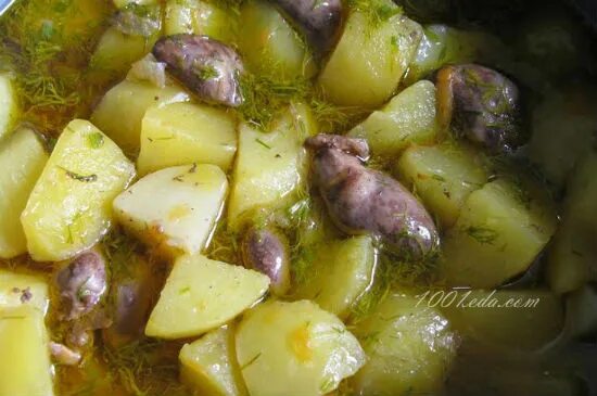 Тушить сердечки в мультиварке. Куриные сердечки с картошкой. сердечки с картошкой в мультиварке. сердца куриные в мультиварке с картошкой. рецепты с куриными сердечками картошкой в мультиварке на молоке.