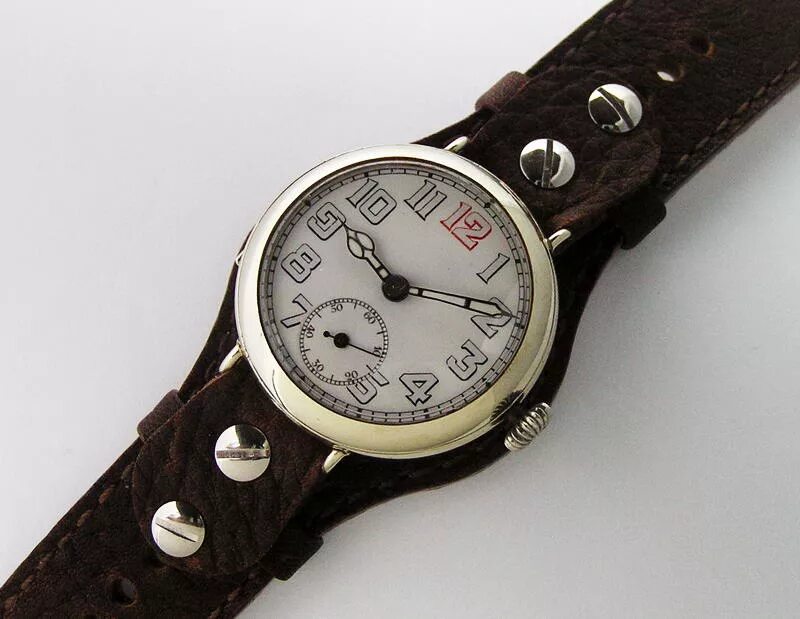 Сумы часы. Часы немецкие механическиеfranz Hernle g John. Немецкие часы Тритон. Часы на немецком. Наручные часы второй мировой.