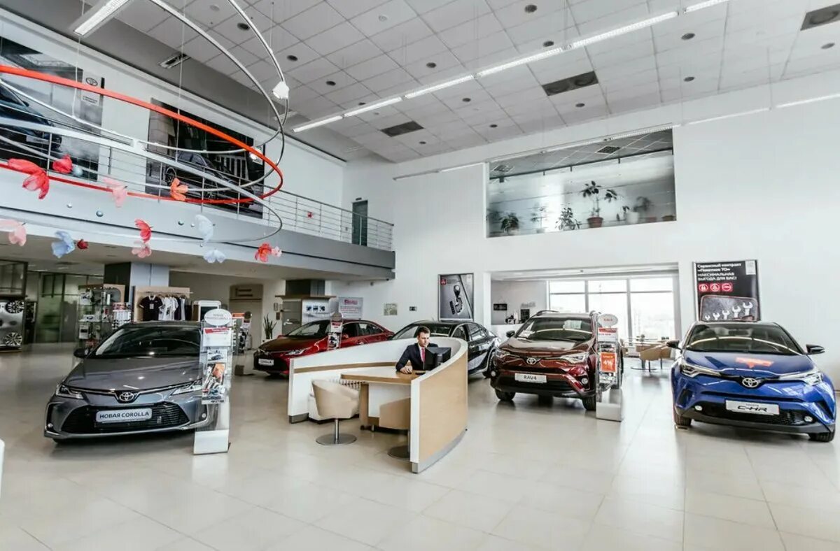 Дилерский центр Тойота 2022. Toyota Showroom. Шоу рум Тойота. Тойота центр Томск, Томск, улица Елизаровых.