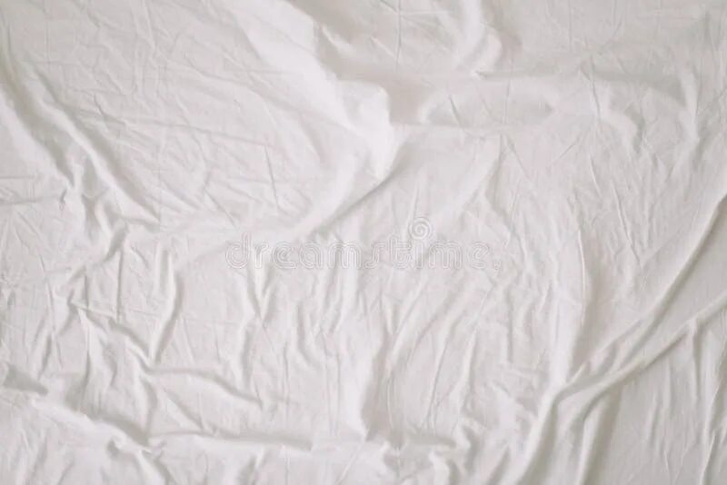 Almaty на мятых простынях цвета мак. Смятая простынь. Мятая ткань. Мятая белая ткань. Текстура мятой ткани.