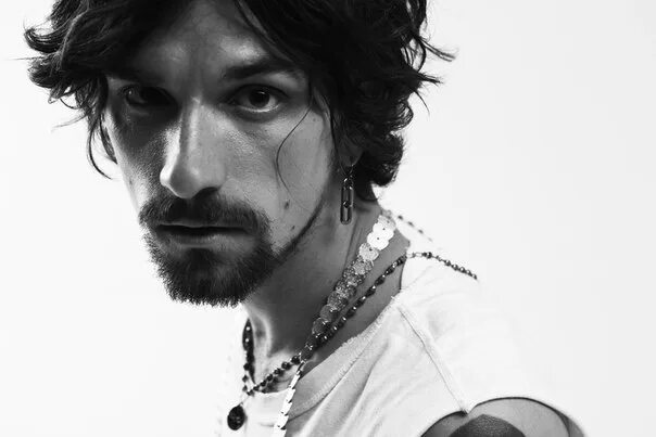 Quest pistols солист. солист группы квест пистолс антон савлепов. солист квест пистолс. солист квест пистолс. антон савлепов.