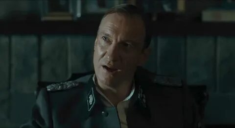 Мальчик в полосатой пижаме отец