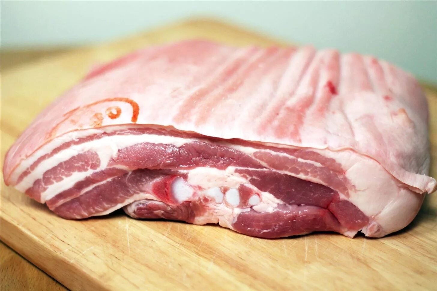 Грудинка(подчеревок). Мясо грудинка свиная. Прослойка свиная. Свинина грудинка. Сладкое мясо свинина