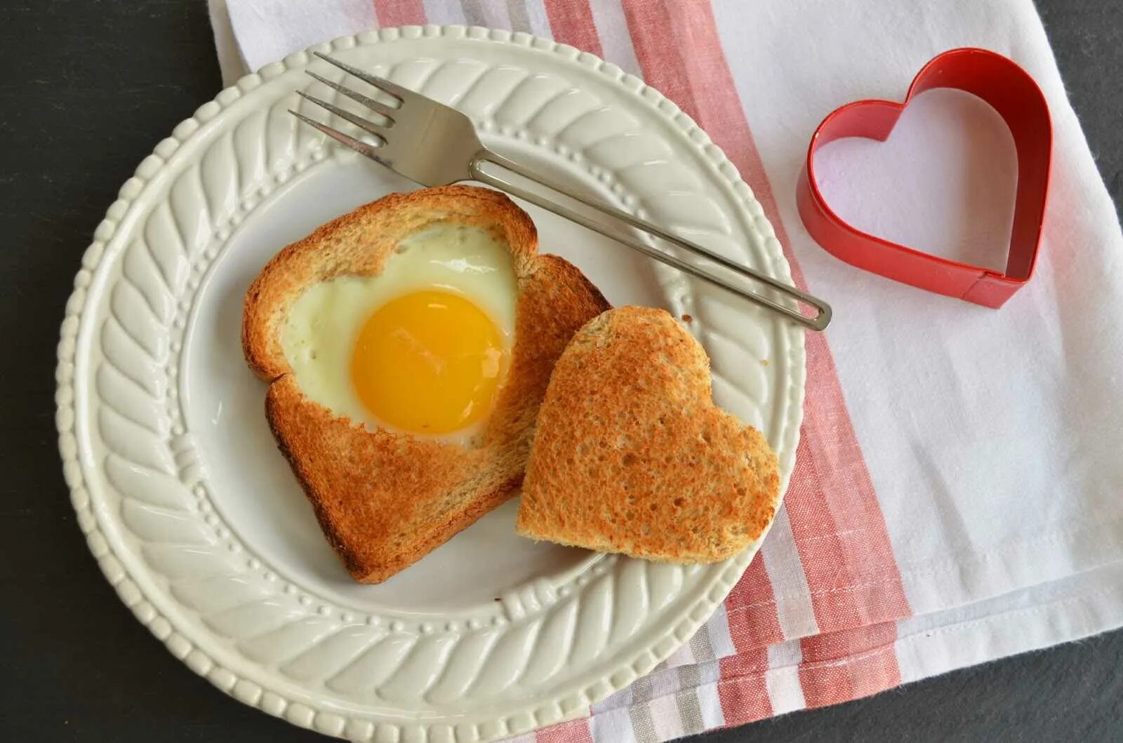 Что приготовить маме рецепты. Романтический завтрак. Красивый завтрак. Вкусный и красивый завтрак. Оригинальный завтрак для любимой.