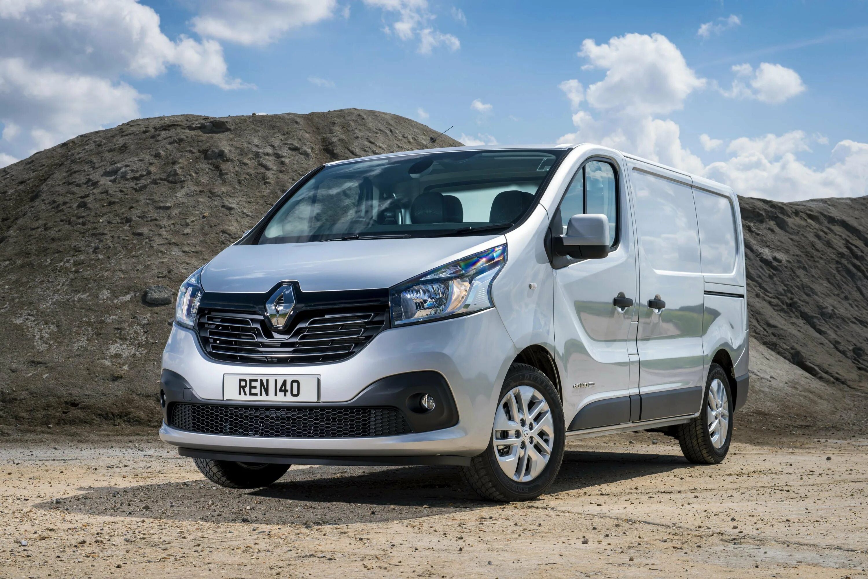 Renault Traffic 2022. New Renault Trafic 2019. Минивэн Рено трафик 2022. Микроавтобус Рено 2020. Renault минивэн