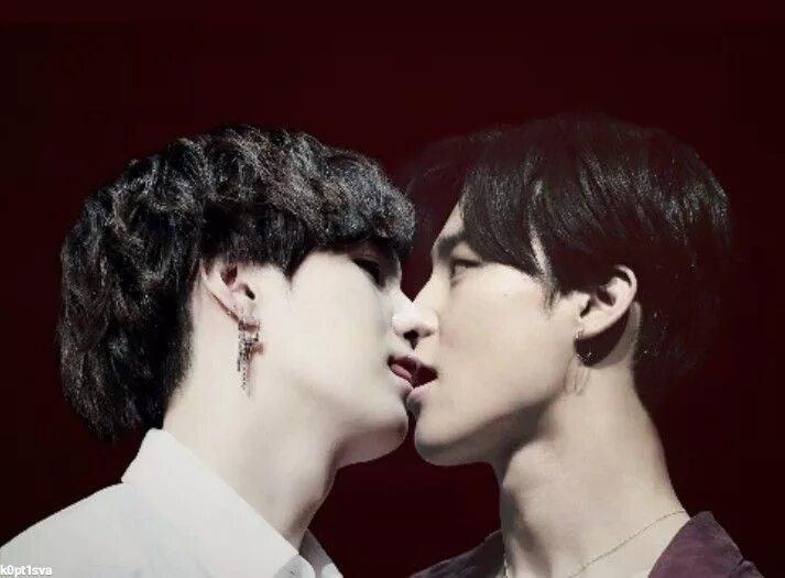 Бтс кисс. Bts kiss. Бтс поцелуйчик. Бтс чонгук поцелуй. Bts тэхен и чонгук поцелуй.