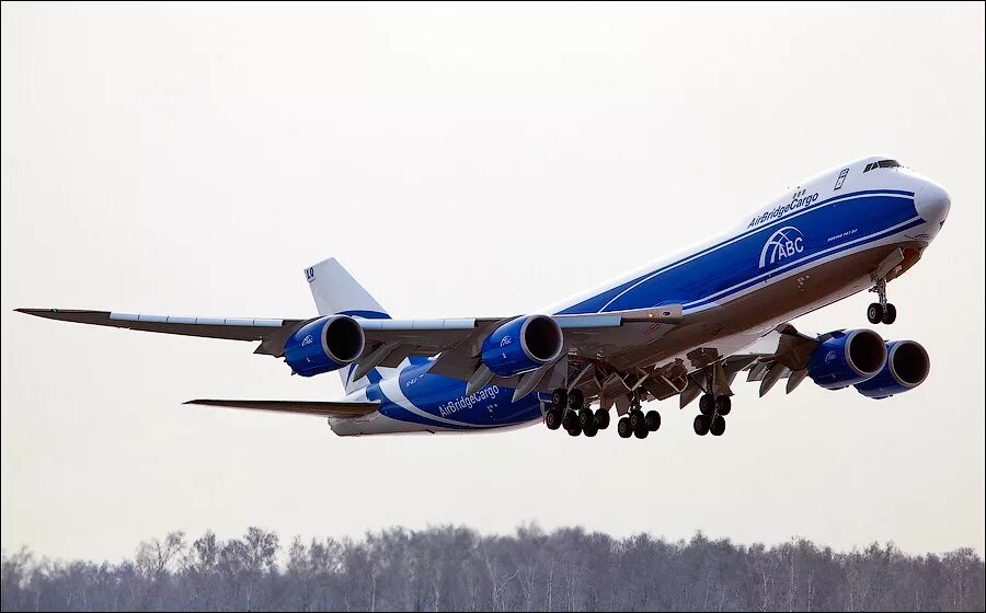 Размах крыльев у боинга 747. Боинг размах крыльев. Боинг размах крыльев. B777-200er. Боинг размах крыльев.