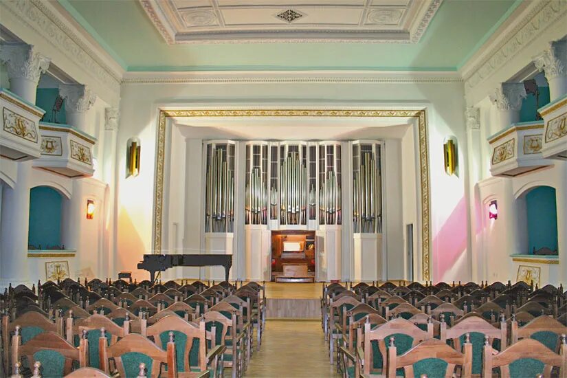 Башкирская государственная филармония им х ахметова большой зал. Баш филармония. Баш филармония. Гоголя 58 уфа филармония. Башкирская государственная филармония имени хусаина ахметова.