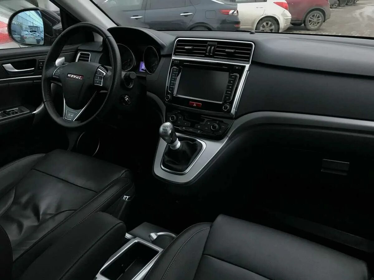Стоит ли брать хавал. Хавал н6 салон. haval h6 салон. haval h6 торпедо. haval h6 серый.
