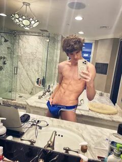 Shanehall - Onlyfans + Bonus 