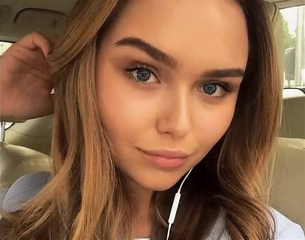 Сотрудничает с Louis Vuitton и не терпит популярности: как живет 37-летняя падче