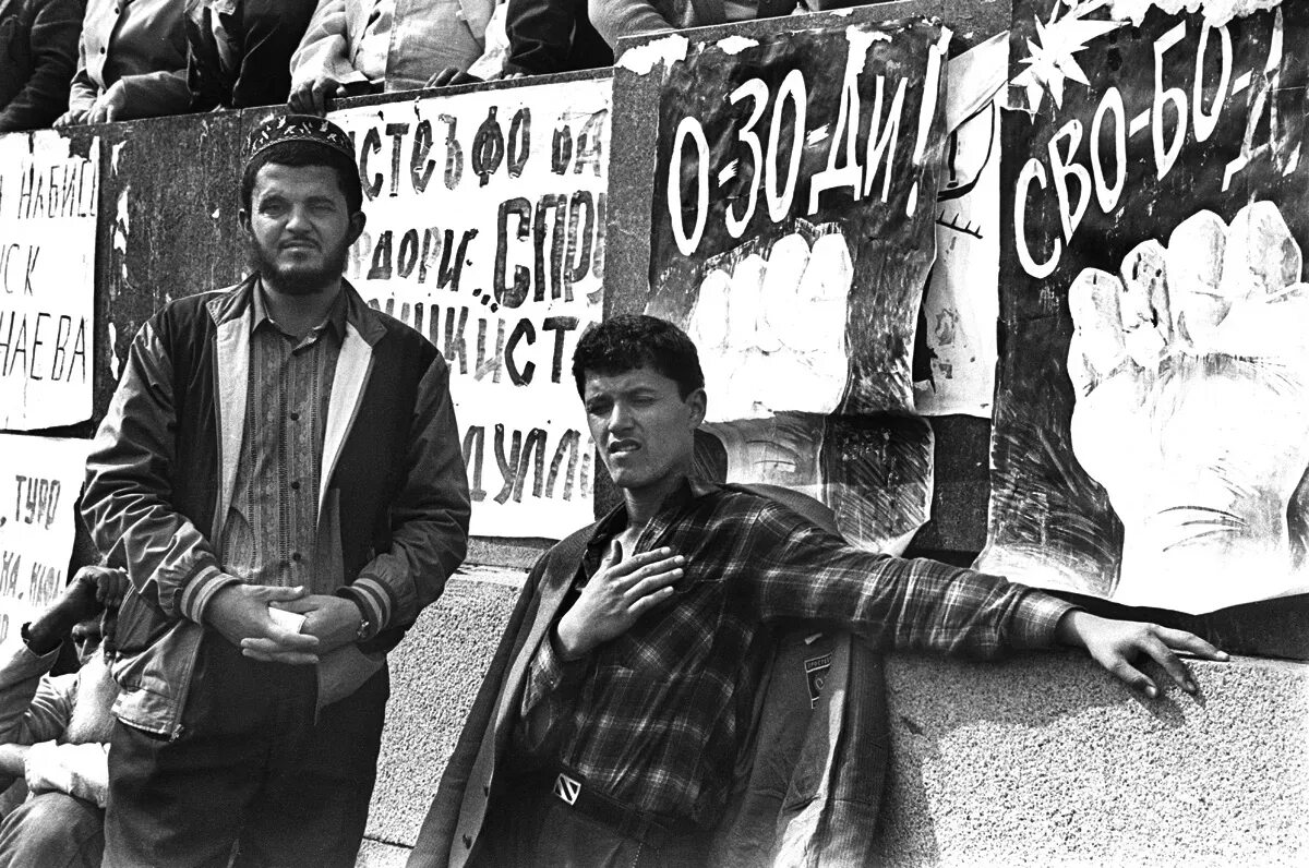 Гонения русских в таджикистане. Погромы русских в Таджикистане в 90-е. Душанбе 1990 геноцид русских. Резня русских в Душанбе 1990. Резня русских в Таджикистане в 90-е.