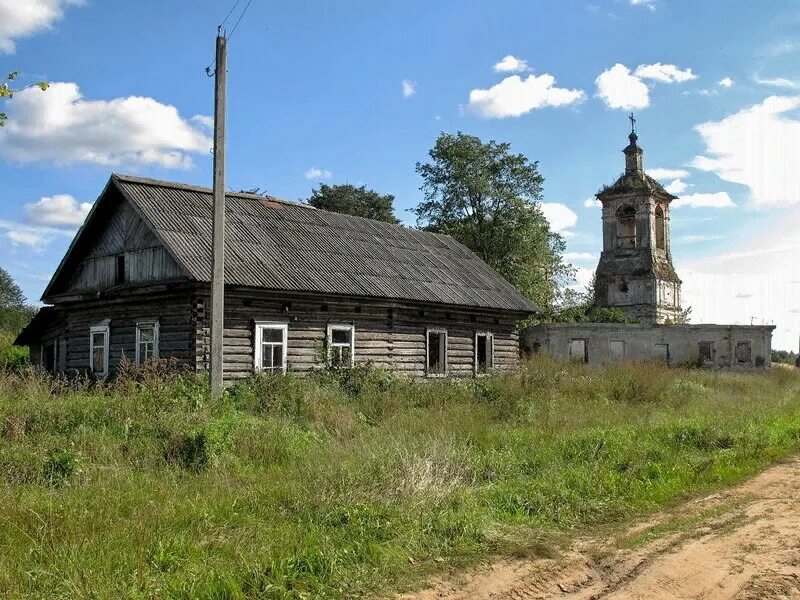 Заброшенные деревни смоленской. Гнезда деревня в смоленске. Церковь деревня федяево. Заброшенные деревни смоленской. Храм черепово смоленская область.