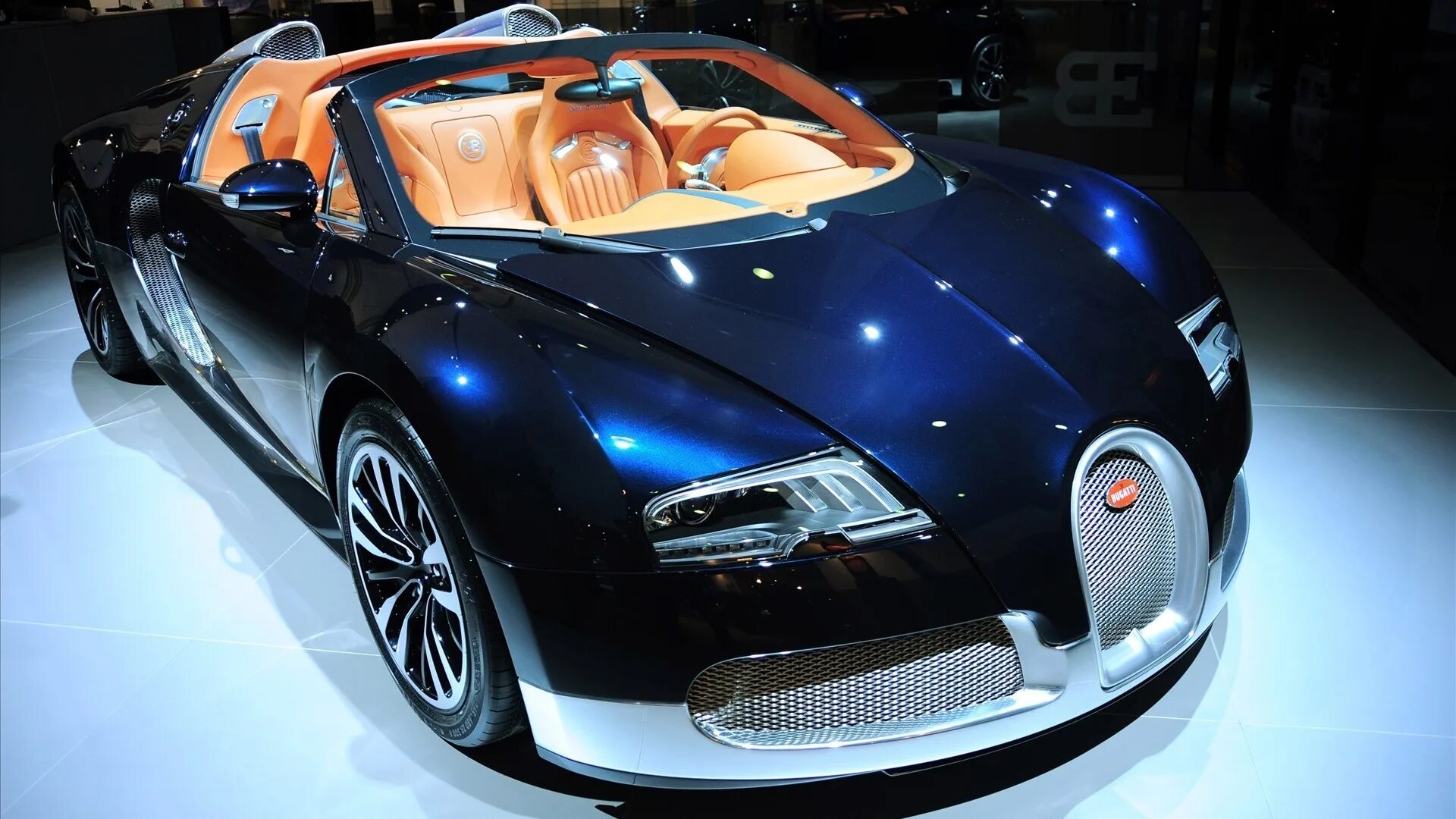 Сколько бугатти в мире. 2008 Bugatti Veyron 16.4 Grand Sport. Бугатти Вейрон 2020. Бугатти Вейрон кабриолет. Bugatti Veyron 16.4 super Sport.