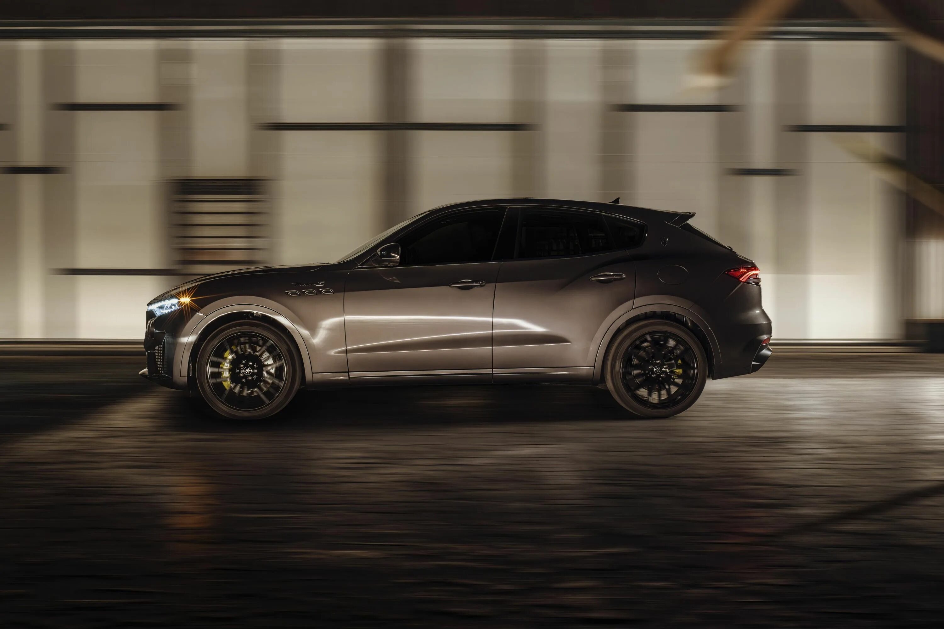 Maserati levante gt hybrid. Мазерати леванте 2024. Maserati levante 2023 салон. Мазерати кроссовер 2022. Мазерати леванте 2024.