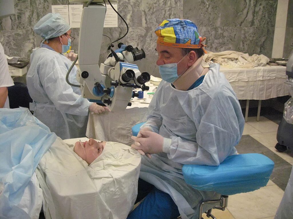 Казань бутлерова 41 офтальмологическая. Её глаза ремикс. Relex smile мнтк микрохирургия глаза. Дагестанский центр микрохирургии глаза каспийск. Медики.