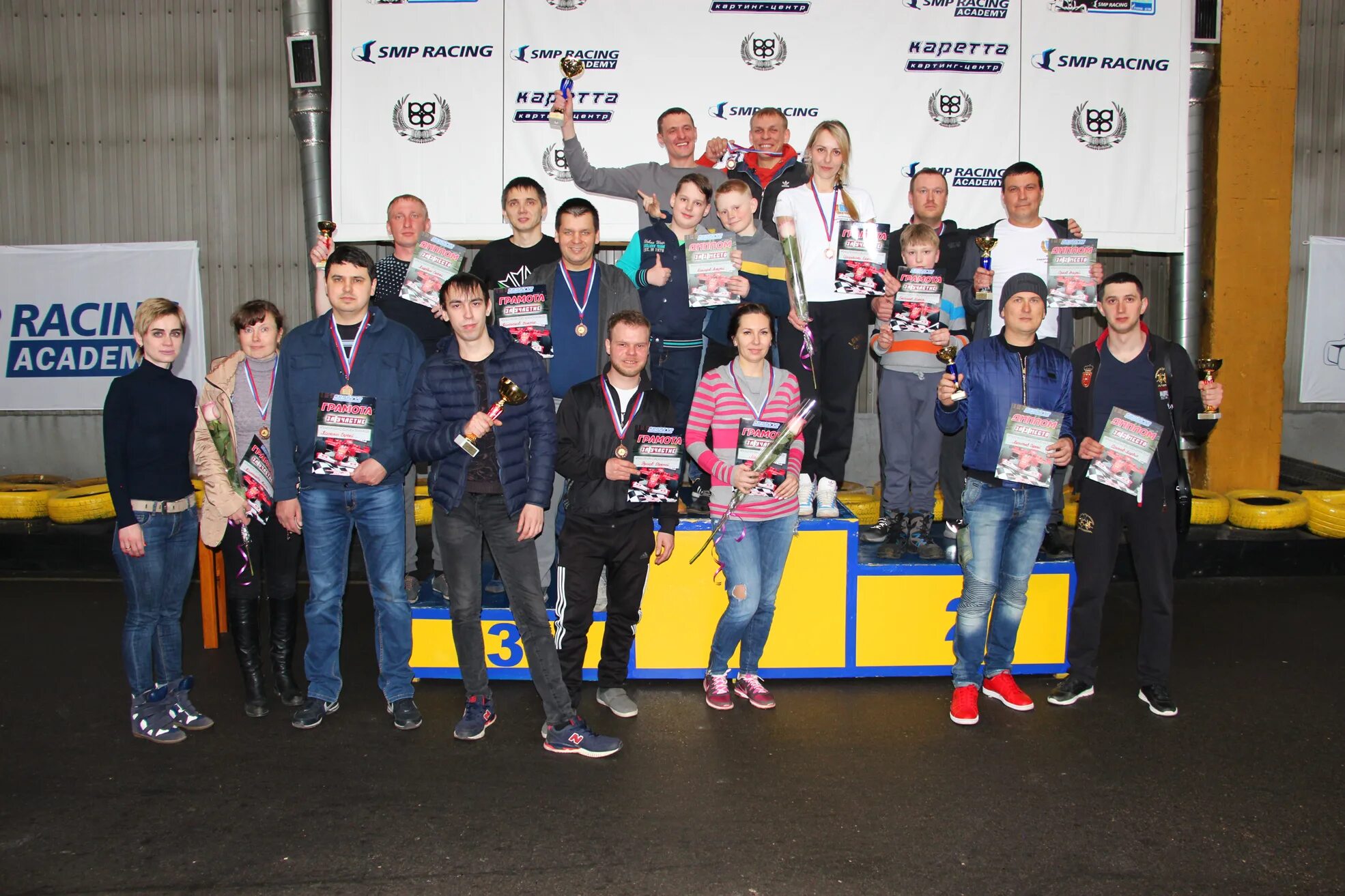 Картинг каретта. Гран туризмо гонщик. An racing academy. Sport&safety racing academy. Гонщик из gran turismo.