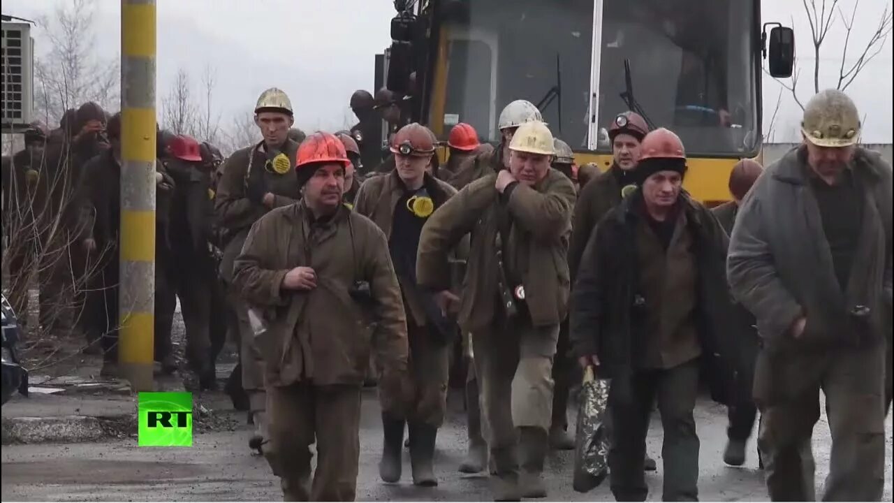 Спасательная операция на шахте сегодня. Шахта Засядько Донецк. Шахта Засядько взрыв 2007. Шахта Засядько фото.