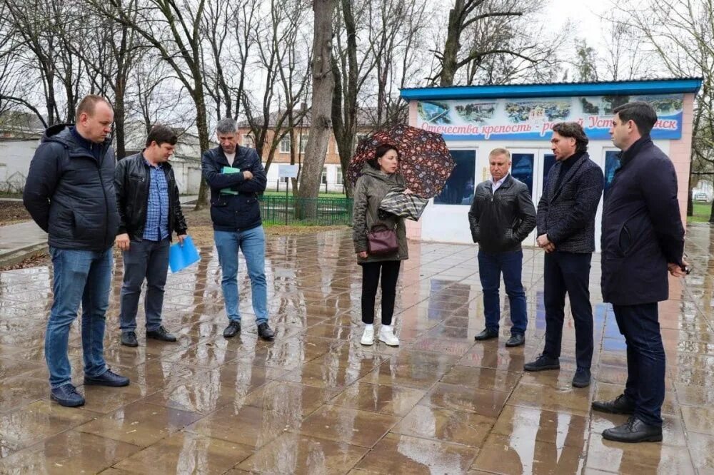 Года в усть лабинске. Благоустройство Усть-Лабинск. Усть-Лабинск благоустройство озера. Благоустройство Краснодарский край.