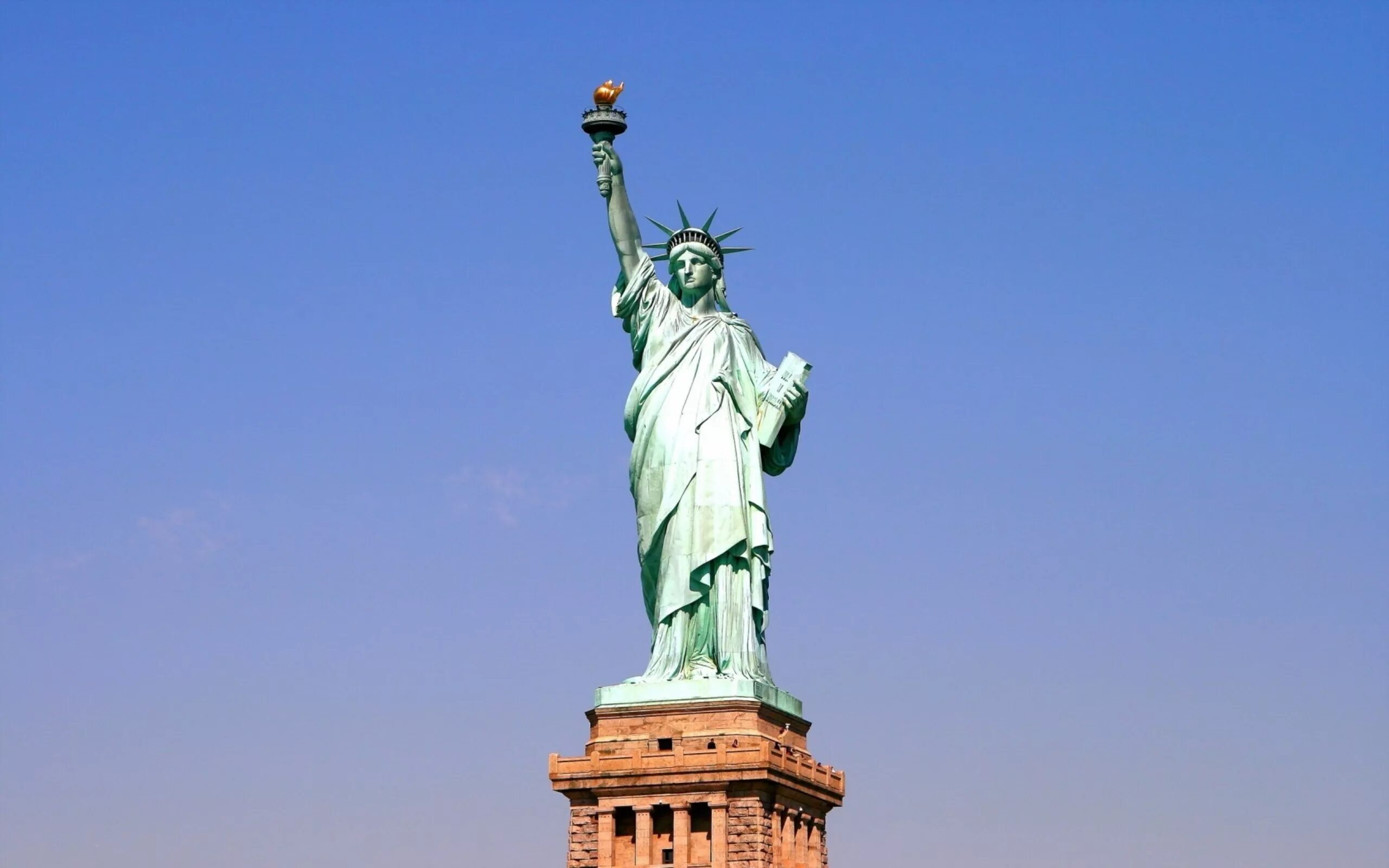 Страна где статуя свободы. Статуя свободы США. Statue of Liberty Нью-Йорк. НЬЮЙ РРК статуя свободы. Статуя свободы Нью-Йорк фото.