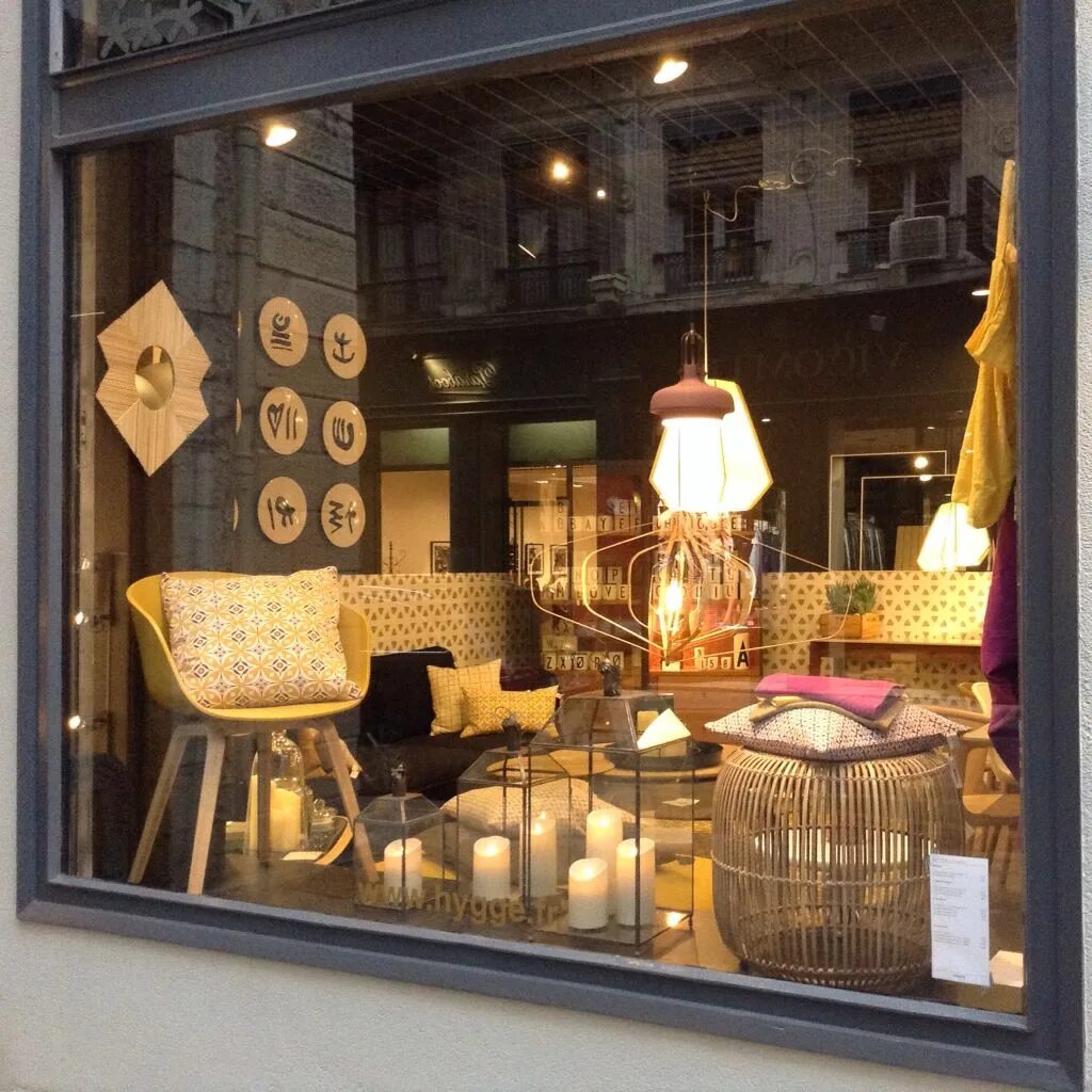 Window Dressing. La nuit au Grand magasin. GREATSHOP. Jaquemes Showroom Paris.