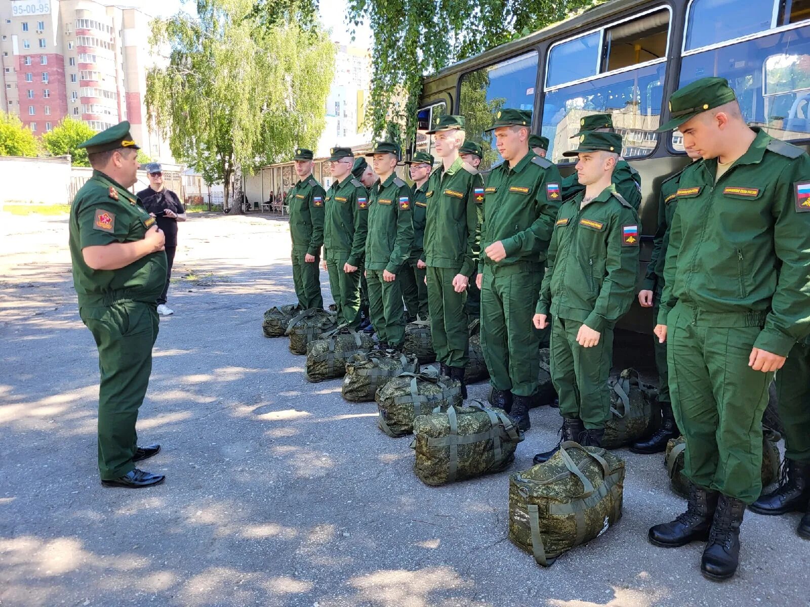 Военный комиссариат района рязанский. 6 Полк РХБЗ. Призыв в армию. Армия призывники. Сборный пункт в армии.