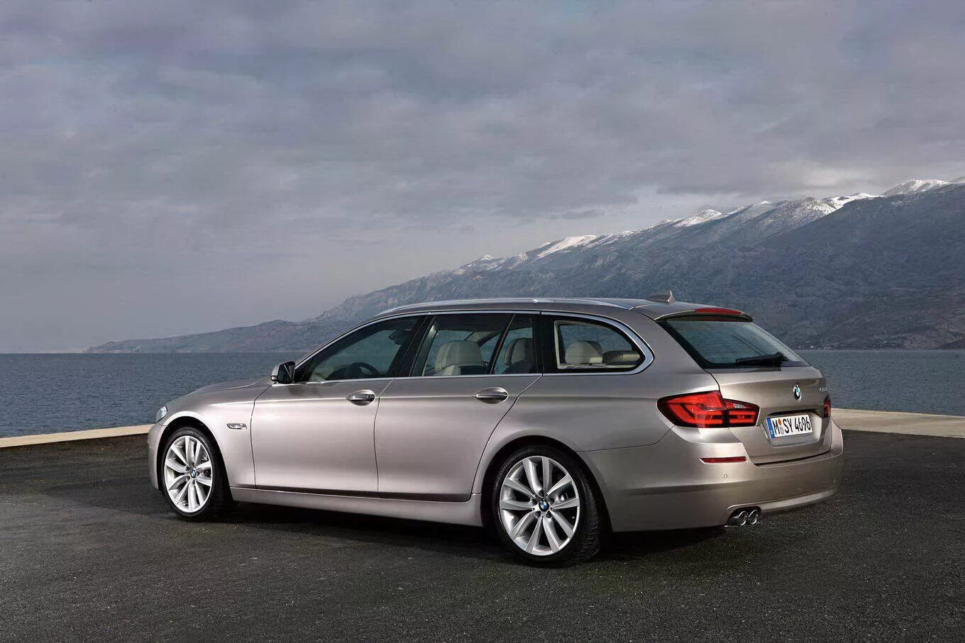 BMW 5 Touring 2011. БМВ f11 универсал. БМВ 5 универсал 2022. BMW 5 Series универсал. Бмв м5 универсал