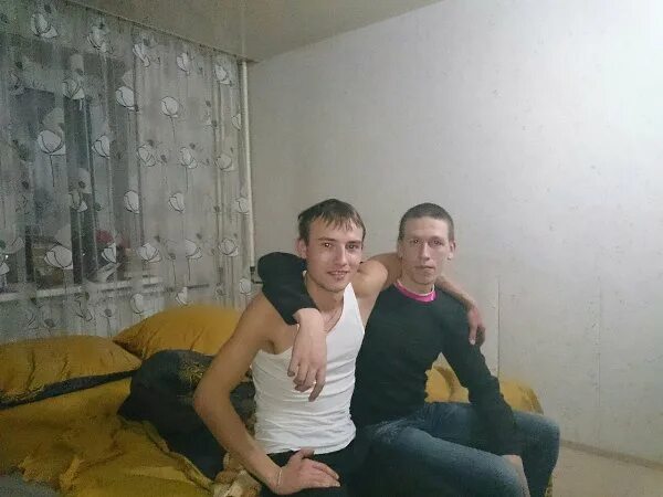 Я пассив ищу актива. Парень пассив. Мальчики по вызову для мужчин. Парни в женской одежде. Парень пассив ищет актива.