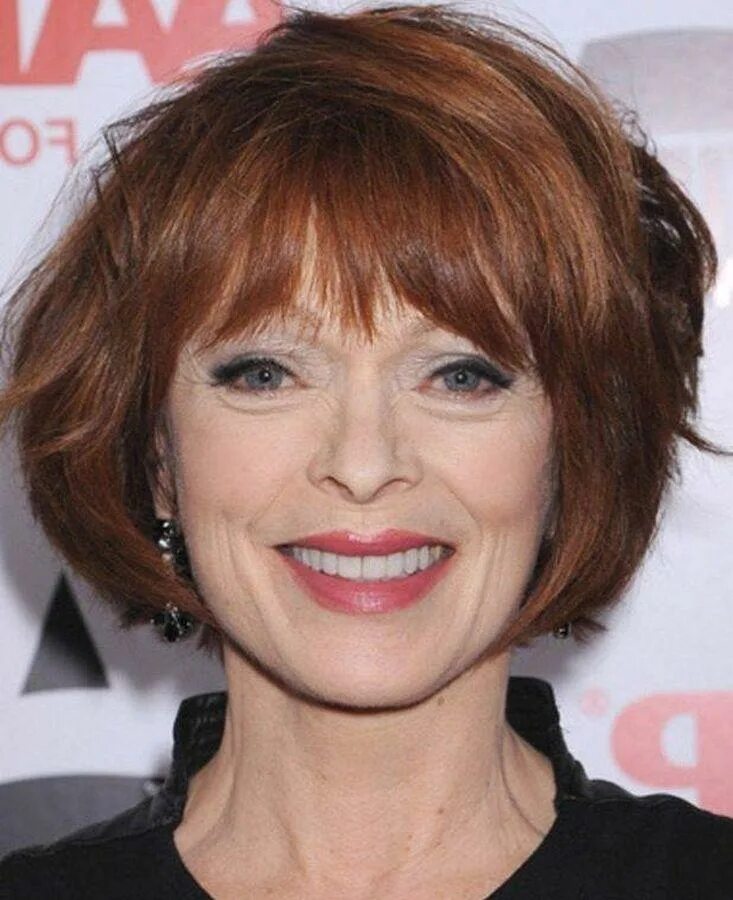 джейн фонда сейчас 2019. прически для среднего возраста. стрижки для пожилых женщин. стрижка боб каре для женщин за 50. стрижка боб-гарсон на средние волосы для женщин за 50.