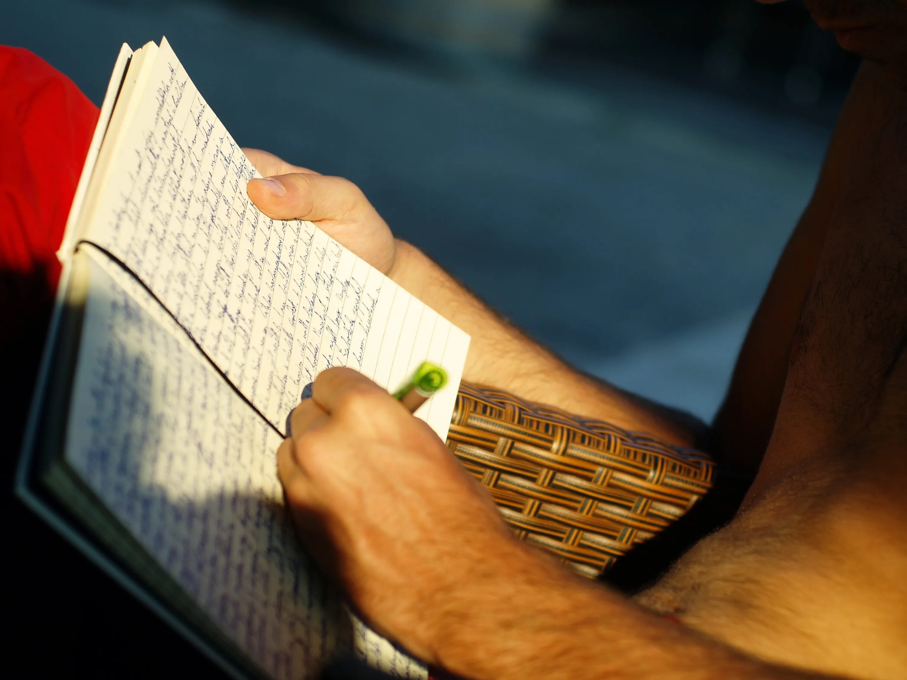 Peoples writing songs. Фото человека который сочиняет музыку. Sound of silence текст и перевод. Peoples writing songs. Человек пишет стихи.