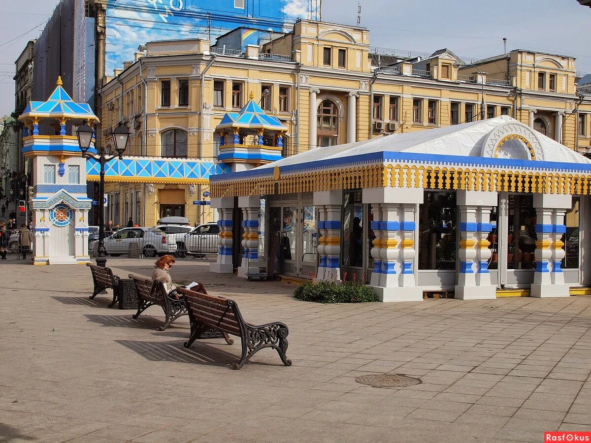 Молдова кузнецкий мост. Кузнецкий мост. Николаев фото города Советская улица. Николаев Советская площадь. Фото город Николаев Советская улица сказка.