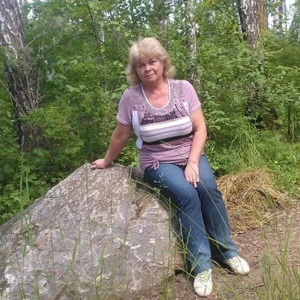 Одинокие женщины новосибирска. Женщины с табора. Женщина знакомится с женщиной. Женщины за 50 лет для разовых. Новосибирск женщины для встреч.