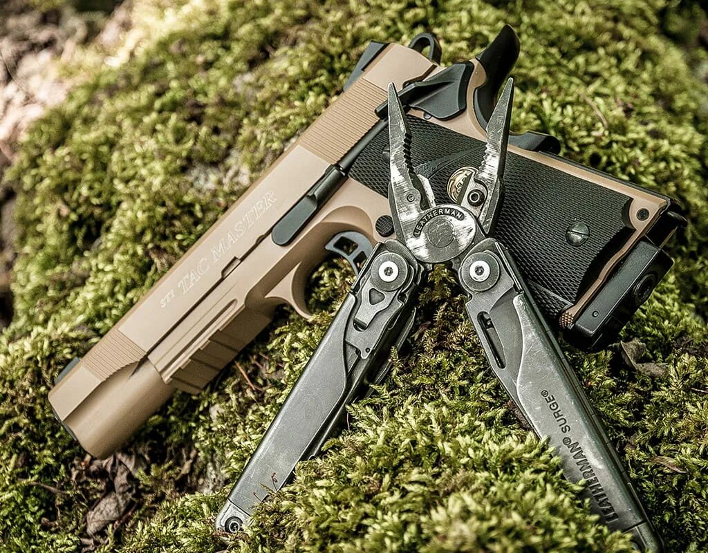 Мультитулы стоит. Мультитулы лазерман. мультитул leatherman. leatherman surge black. мультитул лезерман сурдж.