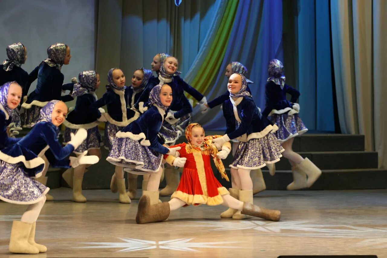 танец валенки. костюмы на детский зимний танец. народный танец валенки. детский танец валенки. детский танец валенки.