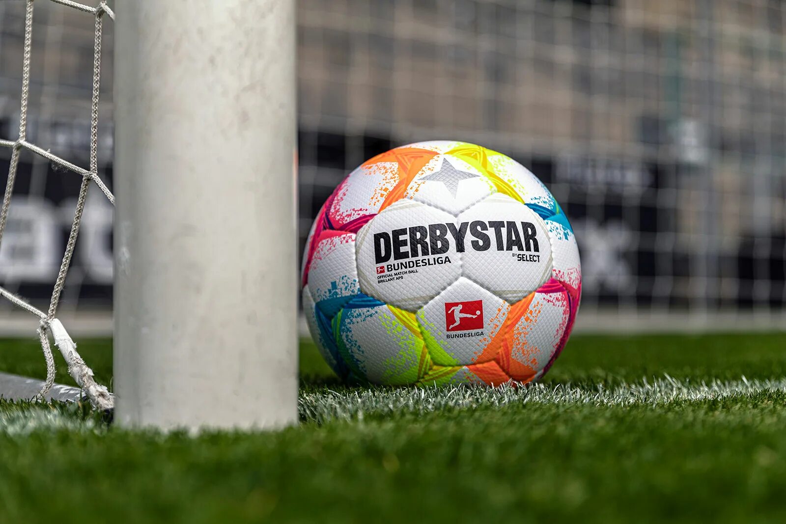 Бундеслига 22 23. Мяч Derbystar Bundesliga. Дербистар Бундеслига мяч. Мяч Бундеслиги 2022 2023. Derbystar мяч Bundesliga 23/24.