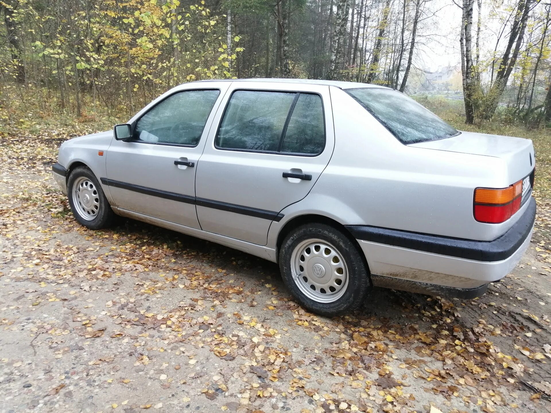 Volkswagen 1994. Фольксваген Венто 1994. Фольксваген Венто 1994 1.8. Фольксваген 1994г. Фольцвашен Венто черный 1994.