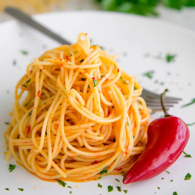 спагетти хаги ваги. мачерони макароны. карбонара пиеранджело. тортильони карбонара. как выглядят спагетти.