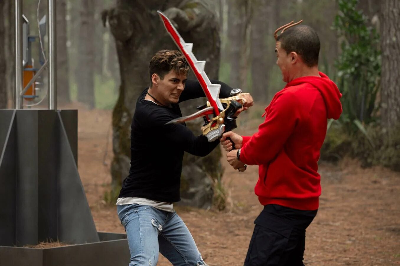 могучие рейнджеры дино ярость. руки сцеплены в замок. сложенные ладони. руки сложенные в замок. Power rangers ninja steel sarah.