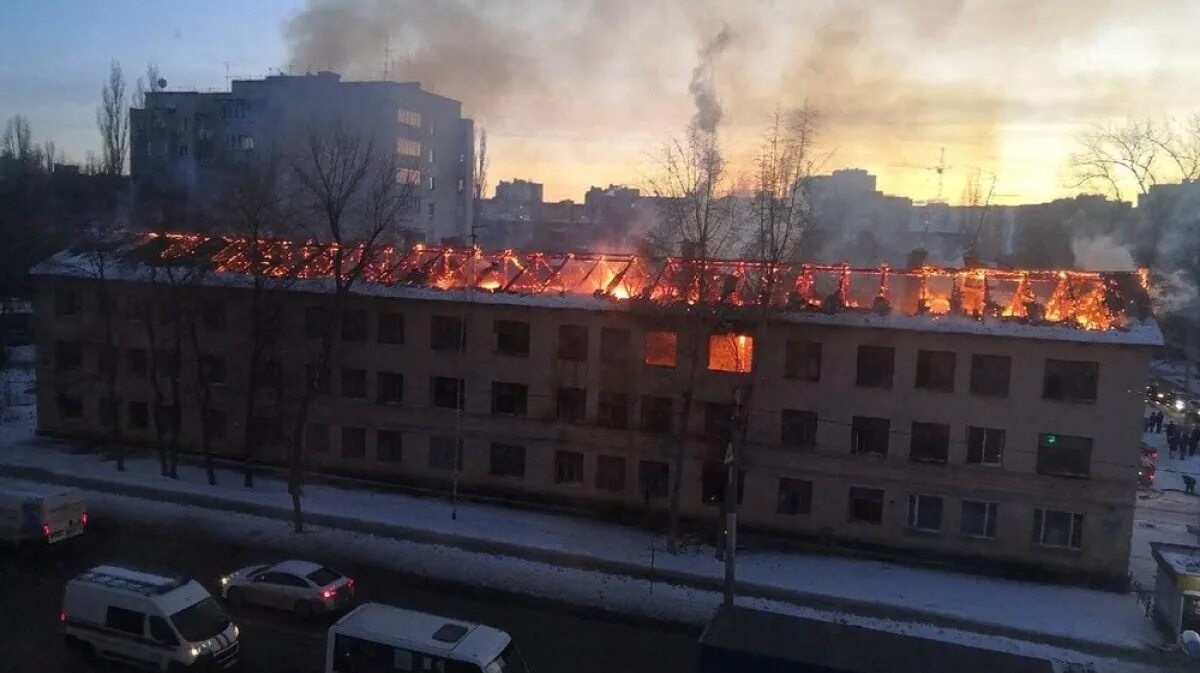 Пожар в Воронеже на левом берегу. Пожар в здании. Заброшенные здания в Воронеже.