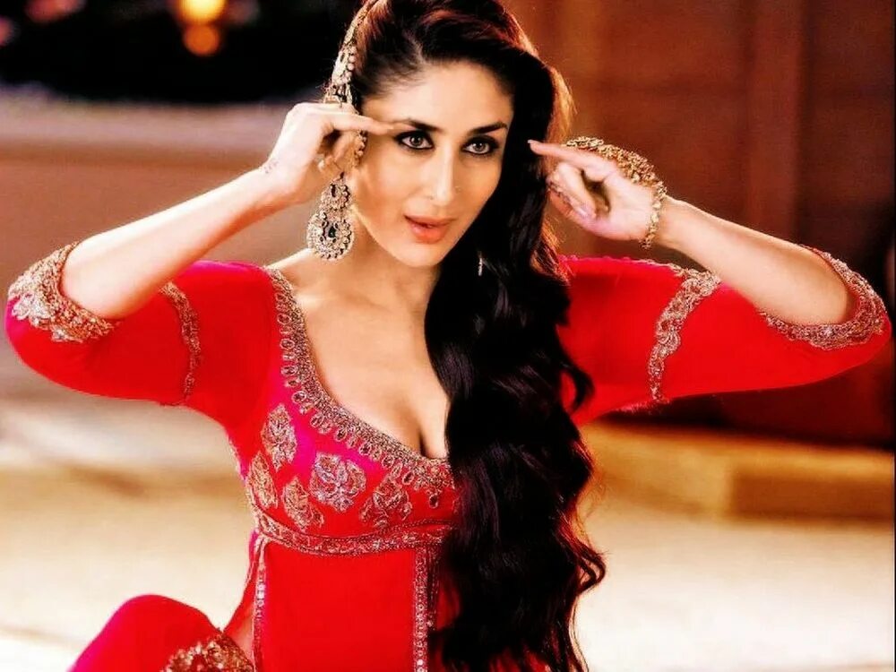 Агент Винод индийский. Kareena Kapoor agent Vinod.