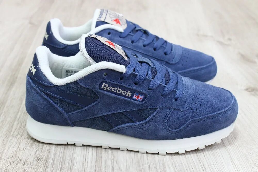 Замшевые кроссовки рибок. Reebok Classic Blue замша женские. Кроссовки рибок Классик замшевые. Reebok Classic Blue замша. Reebok Classic Leather замшевые.