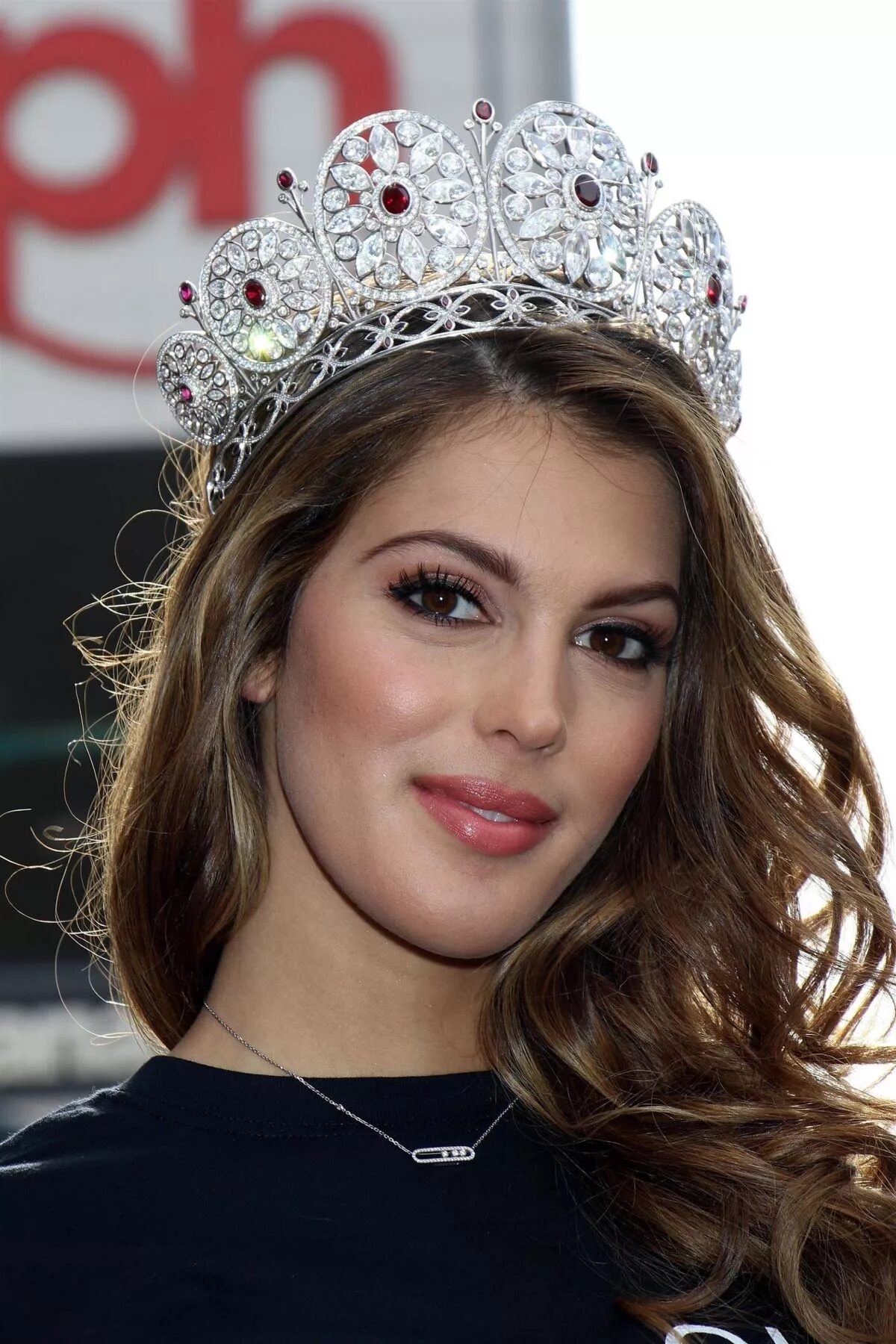 Ирис миттенар. Iris mittenaere. мисс ирис миттенар. ирис миттенар франция мисс вселенная-2016. мисс 2016 наталия.