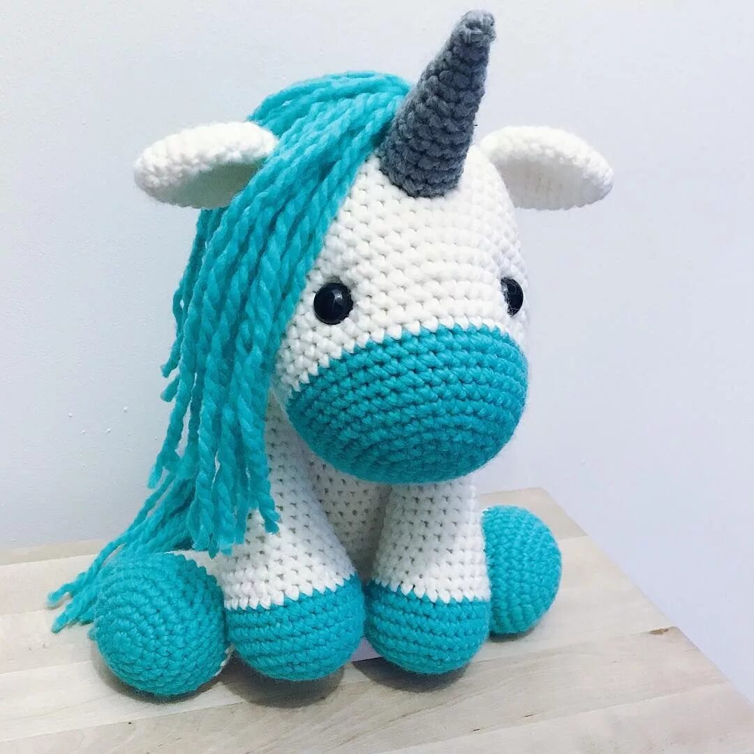 Как связать единорога. Единорог Амигурушка. Amigurumi Crochet Единорог. Единорожка амигуруми крючком.