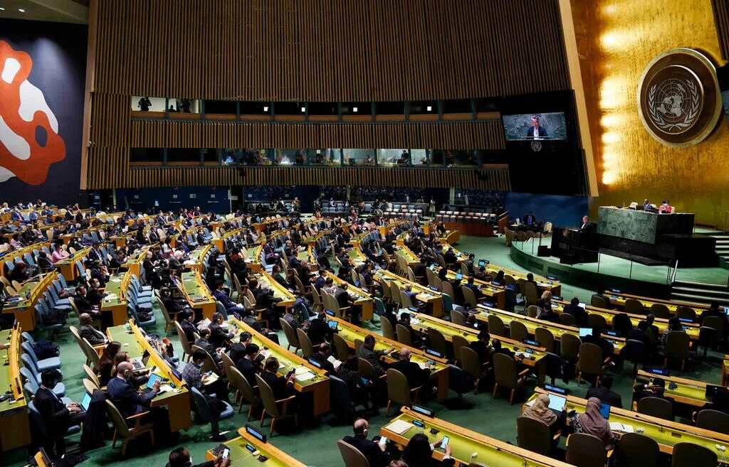 Россия совет оон. Зал совета ООН. Совет по правам человека ООН. СПЧ ООН. Зал заседания Генеральной Ассамблеи ООН.