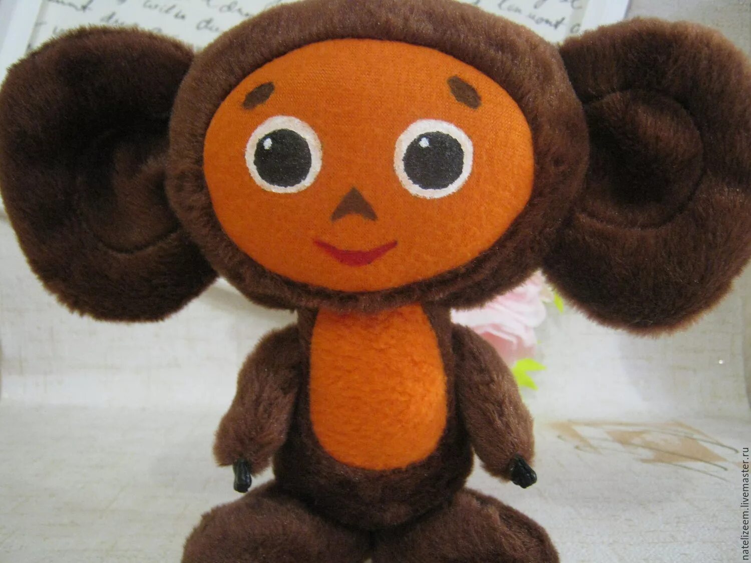 Игрушки из фетра чебурашка. Как сделать чебурашку. Плюшевый чебурашка. Чебурашка игрушка. Чебурашка мягкая игрушка из фетра.
