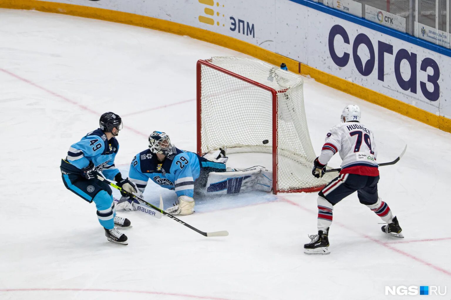 родина нефтехимик. нефтехимик сибирь 9 февраля. 29 01 2014 сибирь нефтехимик. сибирь нефтехимик 18 января. нефтехимик сибирь 9 февраля.