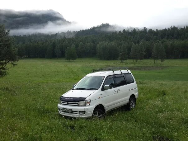 Дром ру пробегом алтайский край. Минивэн Toyota Noah полный привод. Минивэн Алтай. Автодром Республика Алтай Тойота. Дром Республика Алтай Тойота.