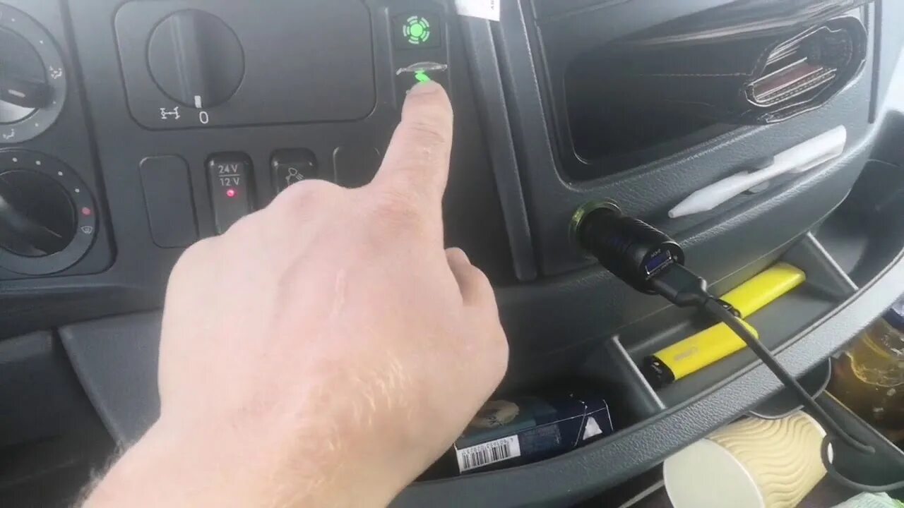 Датчик давления нагрузки на ось камаз 5490. Датчик спидометра камаз нео. Выключатель кондиционера камаз 5490. Блок реле камаз 5490. Блок предохранителей камаз 5490 нео.