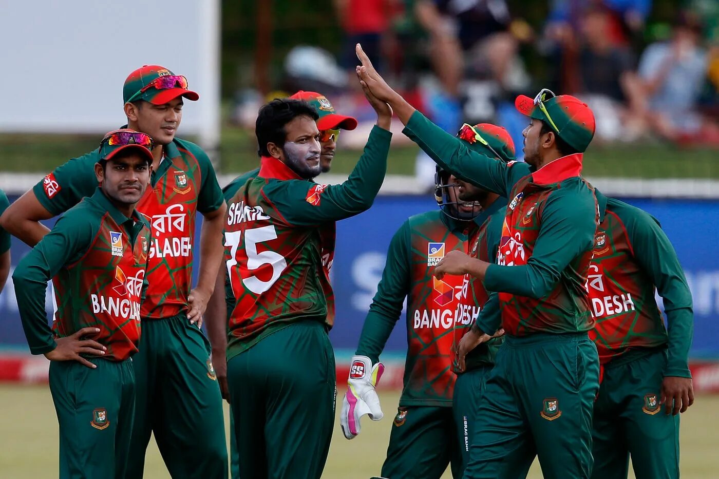 Bangladesh news. Сборная бангладеш по крикету. Бангладеш крикет флаг. Bangladesh hindiston крикет. Дети футболисты из бангладеш.