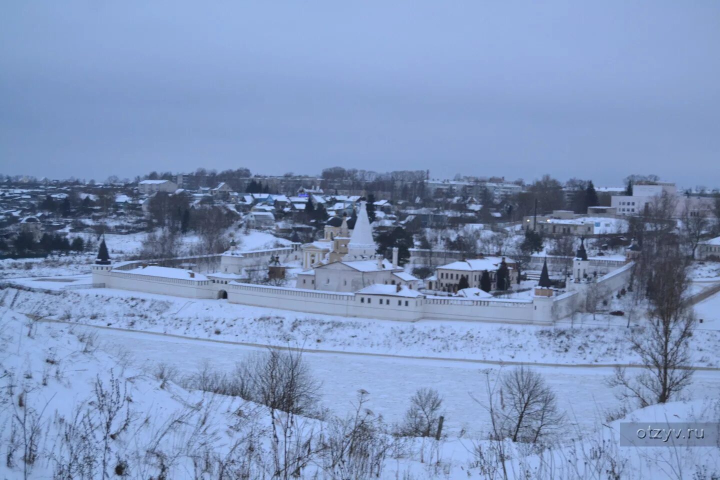 Старица тверская область магазины. Тверь городок старица. Старица тверская область магазины. Старица вокзал. Торжок улица старицкая 1.